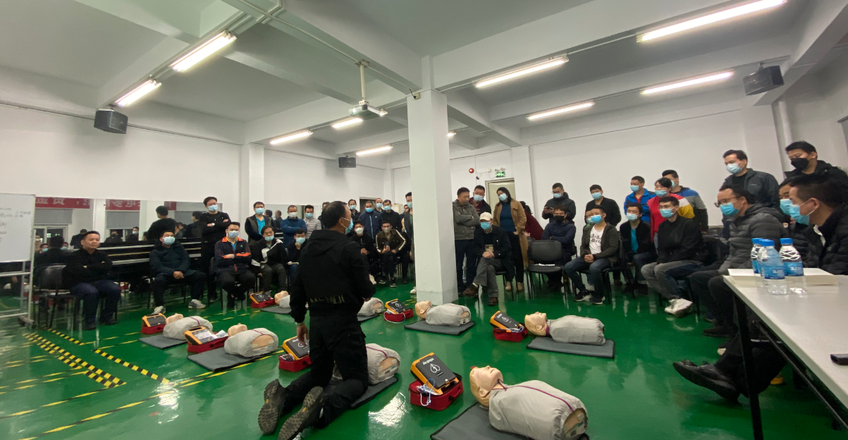 我司聯(lián)合龍華衛(wèi)健委開展心肺復蘇和AED使用技能培訓